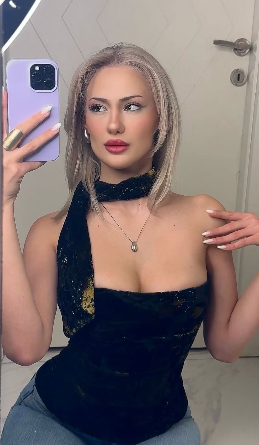 Elecik Grup Yapan Escort Bayan İdil