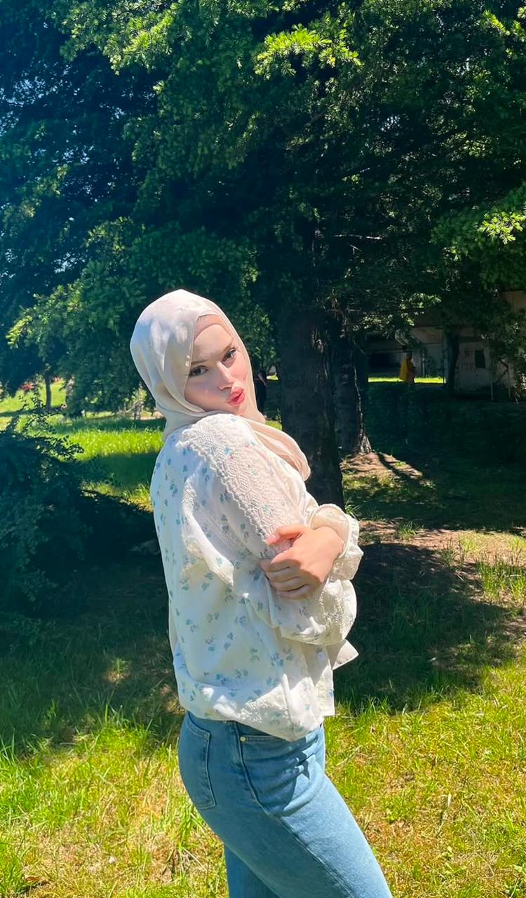 Cücük İngiliz Bayan Escort Kübra